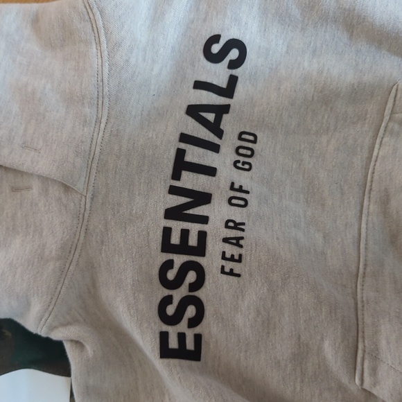 Lot Of 4 Boys Clothes - Essentials, North Face, Onitsuka Tiger - Picture 2 of 7